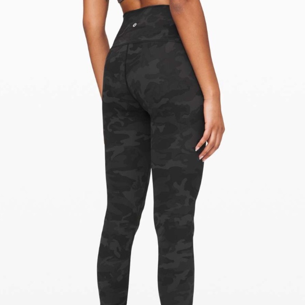 Lululemon Wunder Under High-Rise Tight 25"
Incognito Camo Multi Grey, size 10